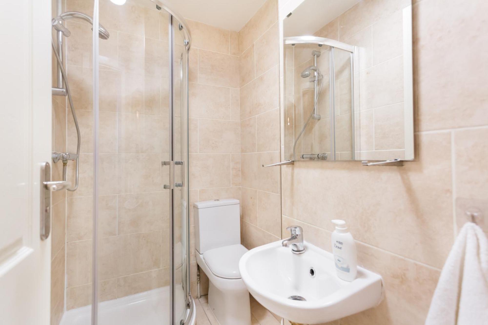 Lovely 2 Bedrooms Flat Next To The Station
