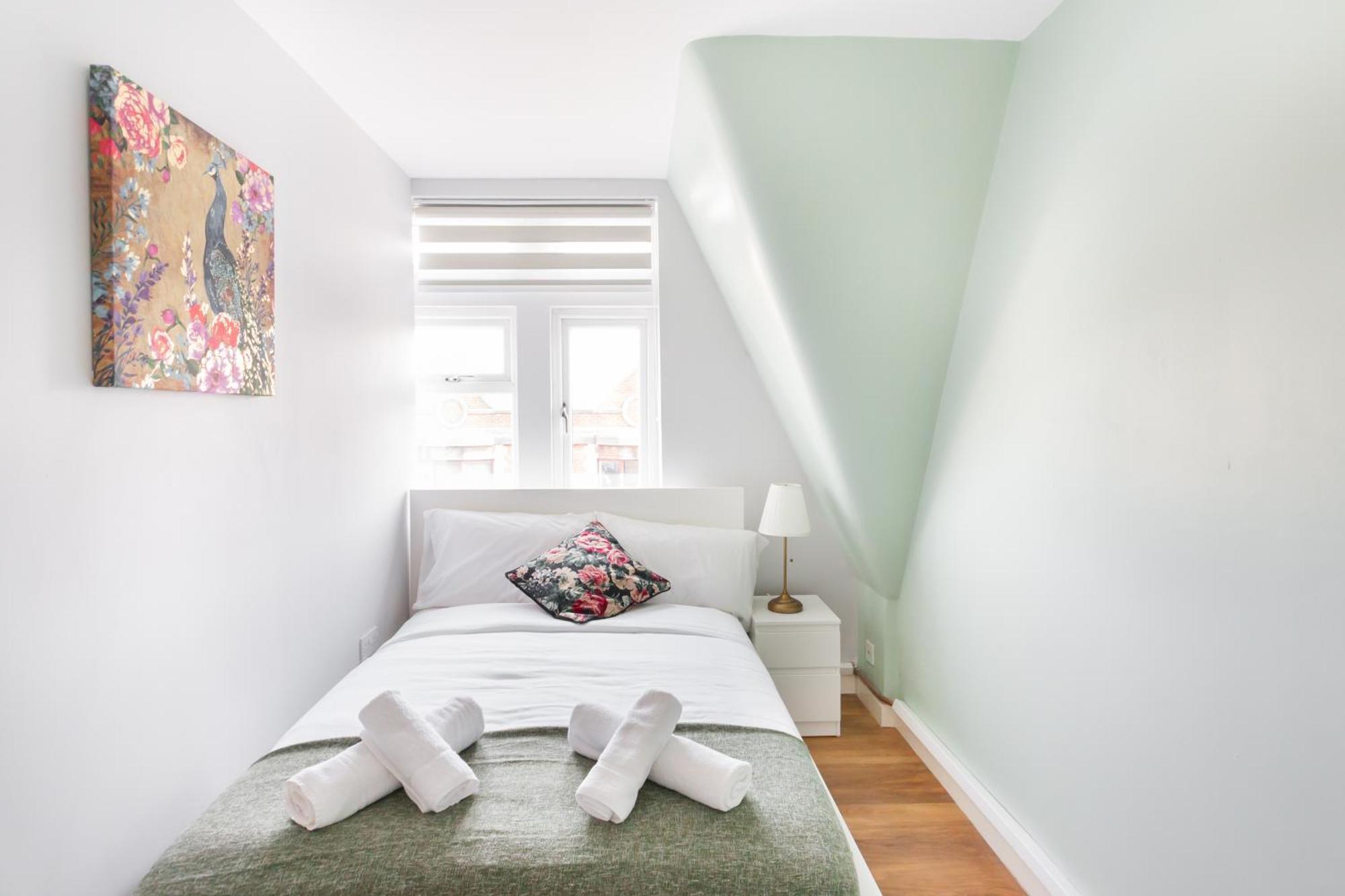 Lovely 2 Bedrooms Flat Next To The Station