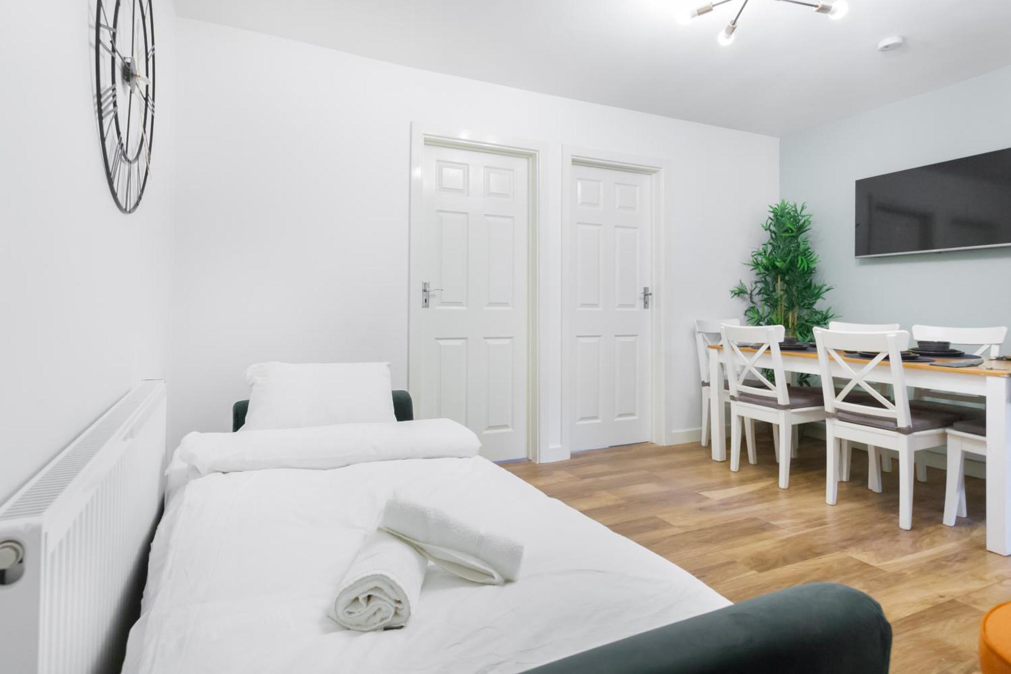 Lovely 2 Bedrooms Flat Next To The Station